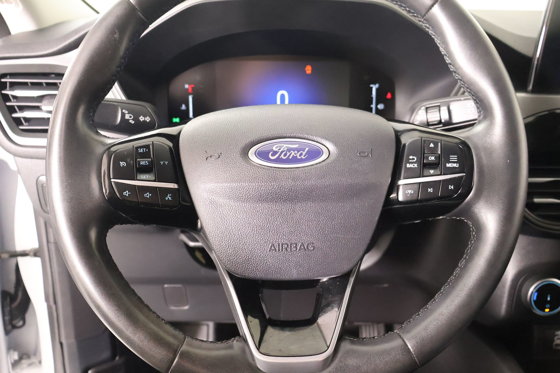 Used 2024 Ford Escape Active w/ Cold Weather Package FWD image 3