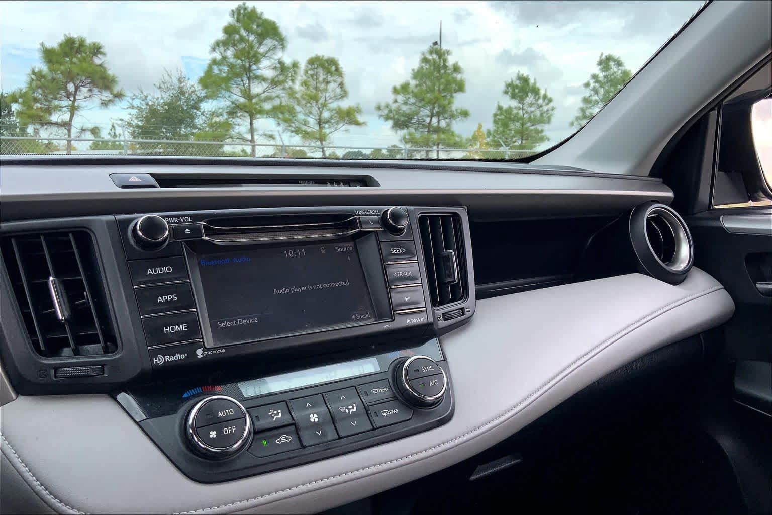 Used 2017 Toyota RAV4 XLE FWD image 35
