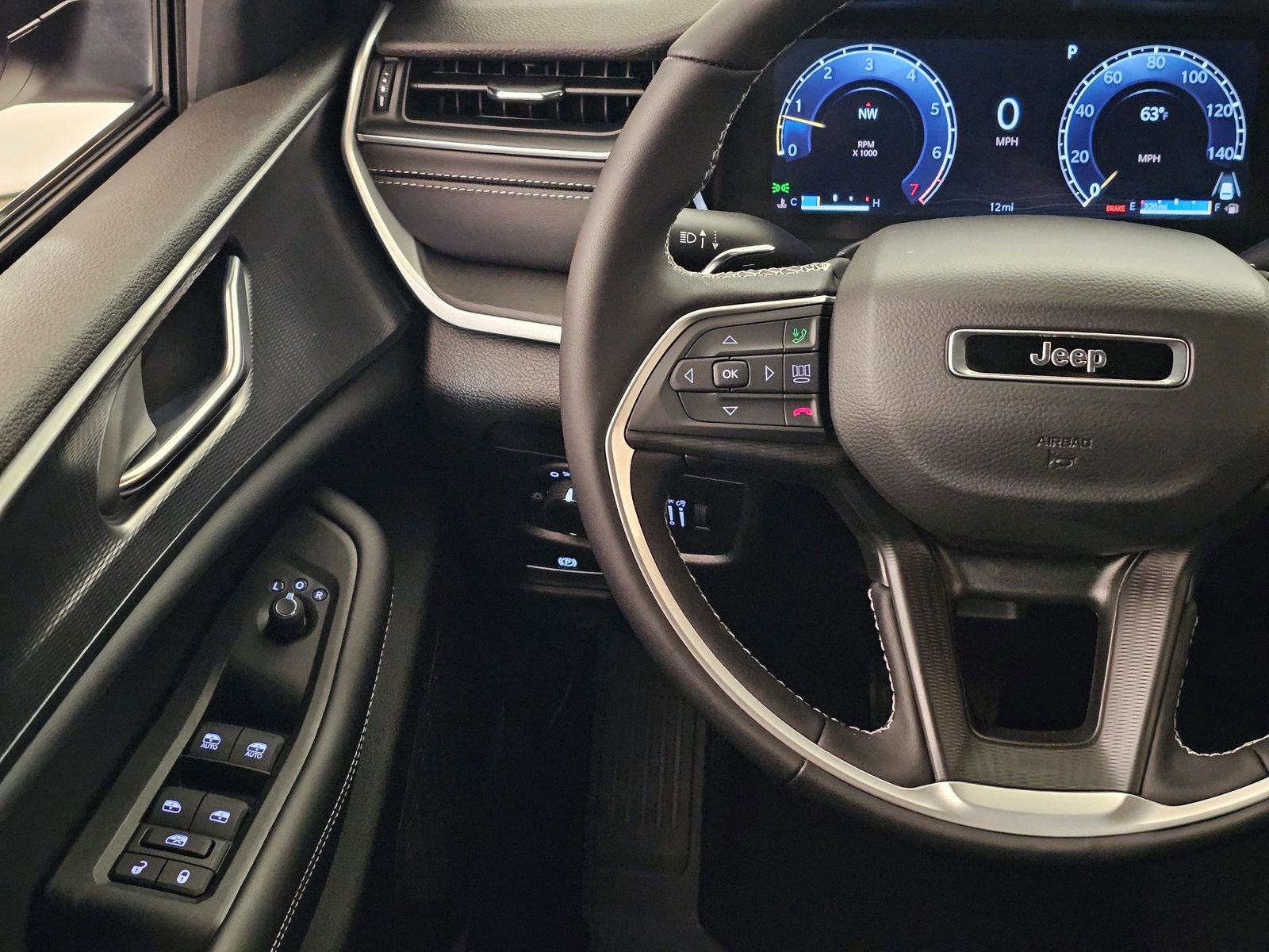 New 2025 Jeep Grand Cherokee L Altitude image 20