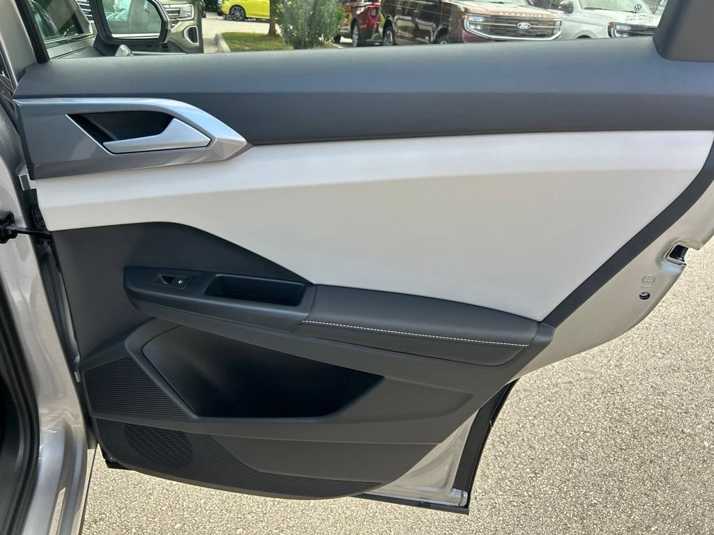 New 2026 Volkswagen Taos SEL AWD/4WD image 48