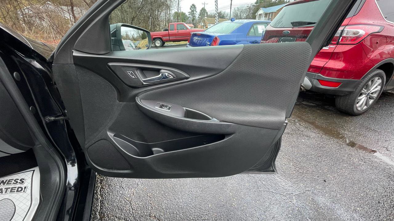 Used 2021 Chevrolet Malibu LT image 26