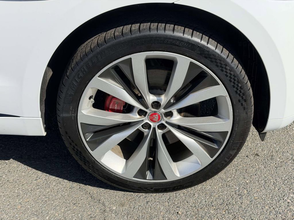 Used 2023 Jaguar F-PACE R-Dynamic S image 25