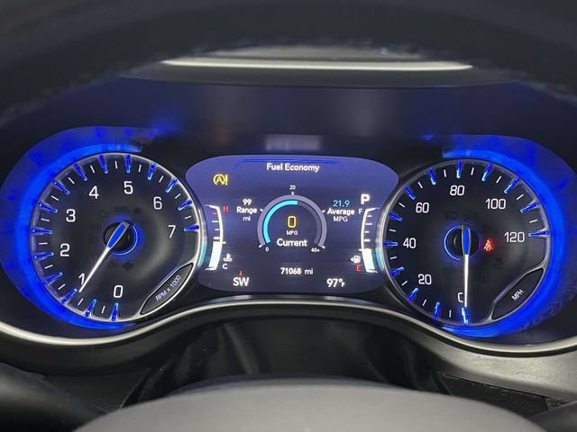 Used 2021 Chrysler Pacifica Touring w/ Cold Weather Group FWD image 39