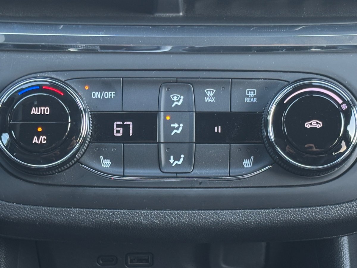 Used 2025 Buick Envista Preferred w/ Convenience I Package image 4