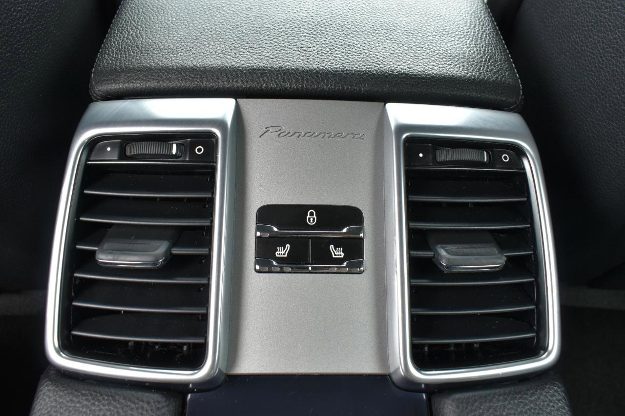 Used 2013 Porsche Panamera 4S image 40