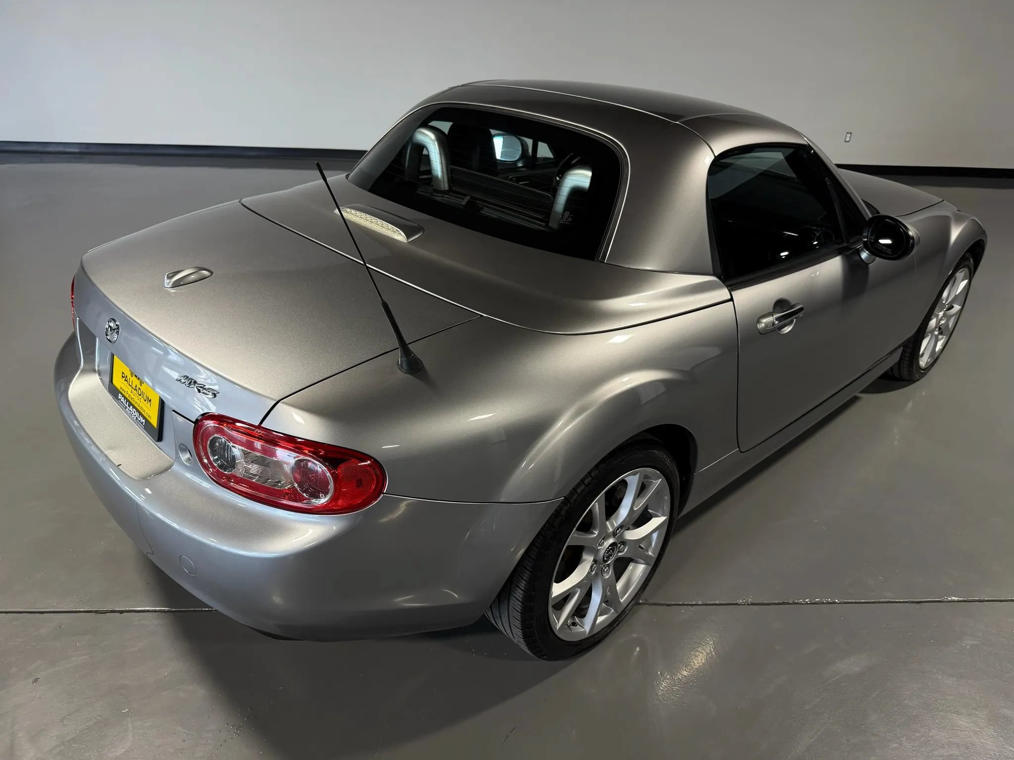 Used 2014 MAZDA MX-5 Miata Grand Touring w/ Premium Package RWD image 8