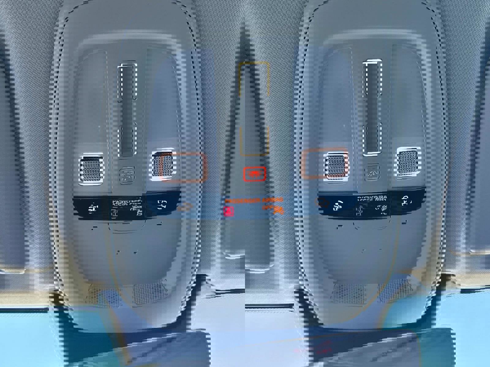 Certified 2025 Volvo XC60 B5 Plus image 25