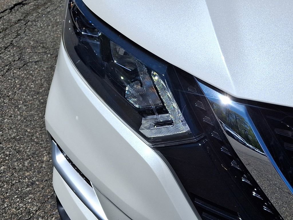 Used 2022 Nissan Rogue Sport SL AWD/4WD image 10