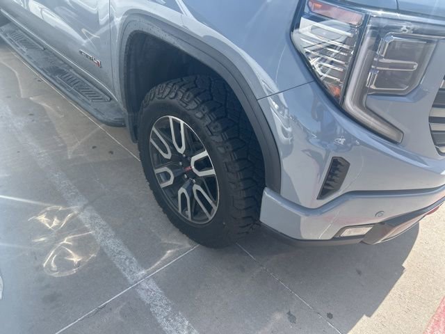 Used 2024 GMC Sierra 1500 AT4 w/ Technology Package image 3