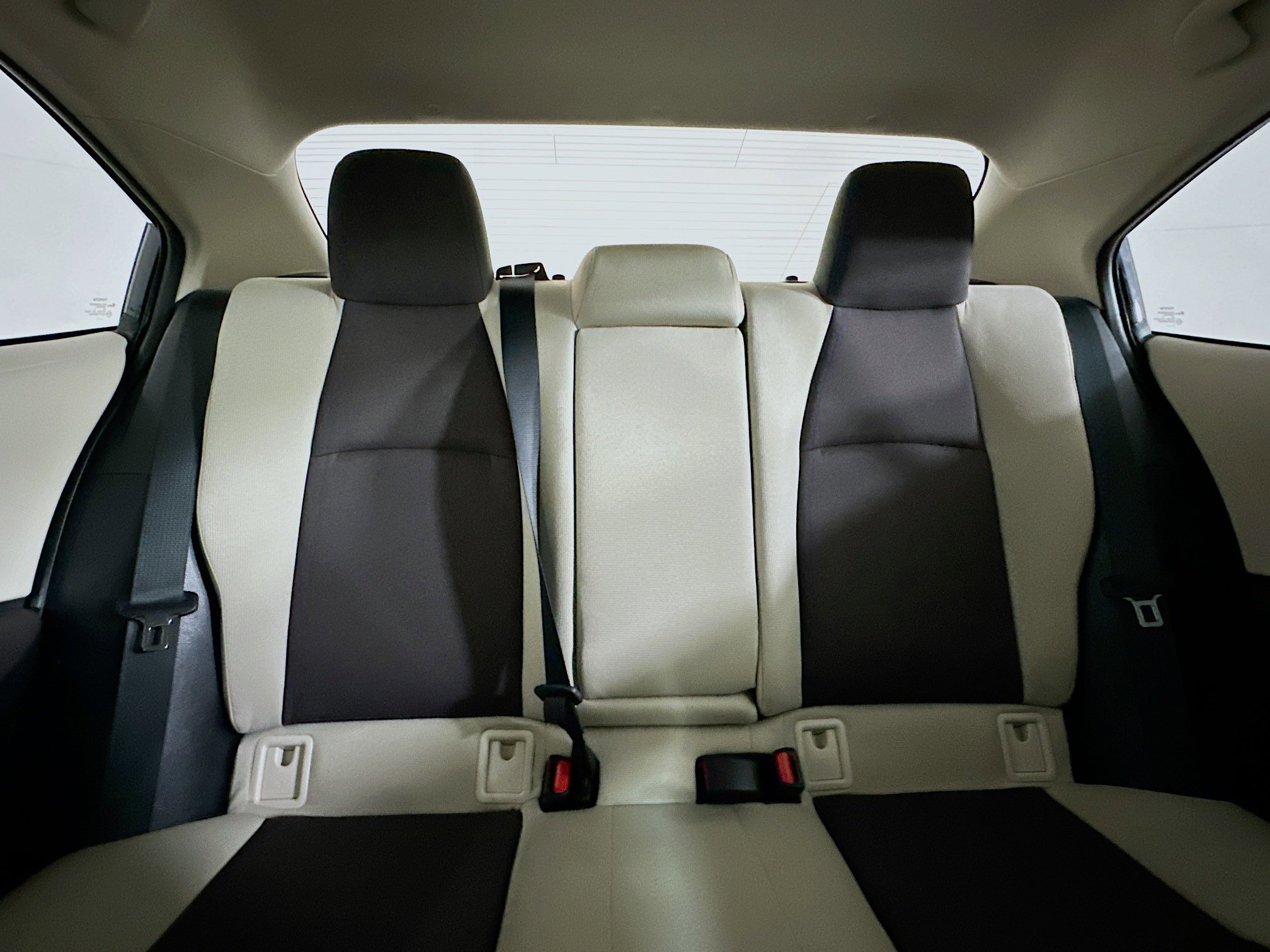 Used 2025 Toyota Corolla LE image 29