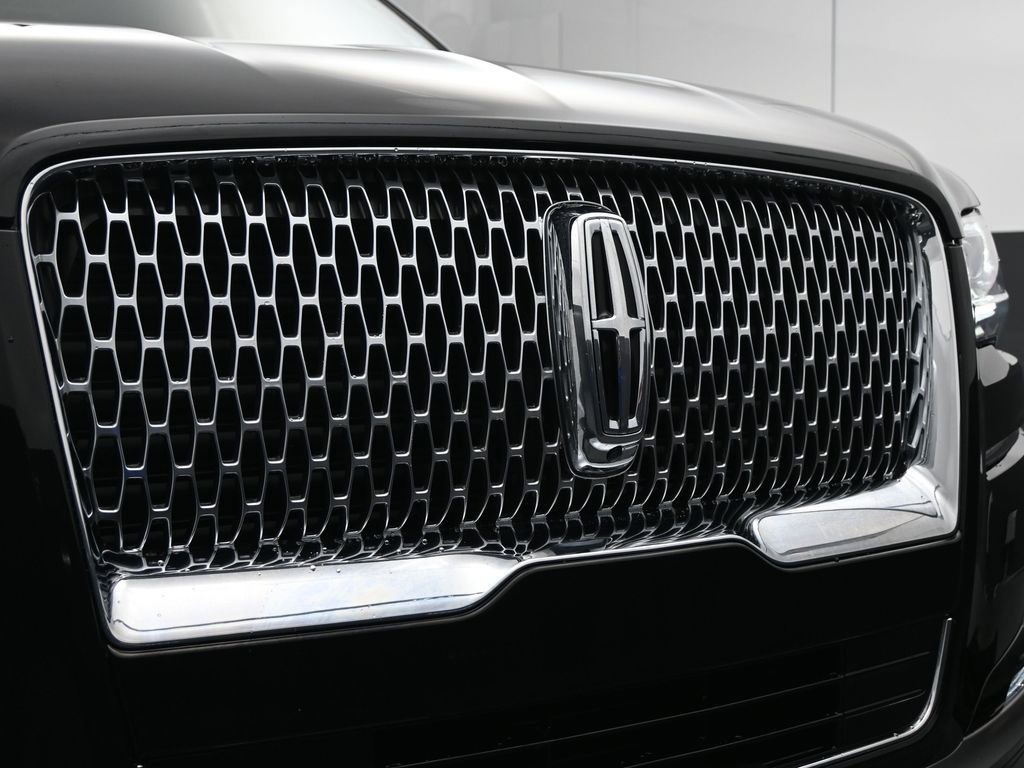 Used 2024 Lincoln Navigator L Reserve image 11