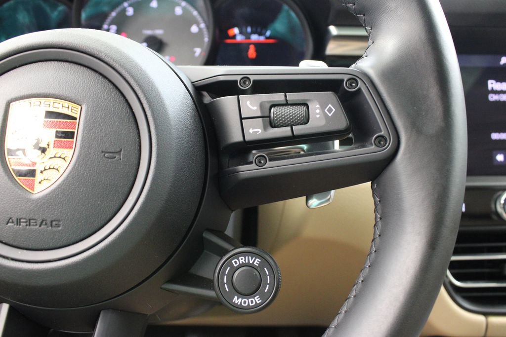 Used 2023 Porsche Macan S image 22