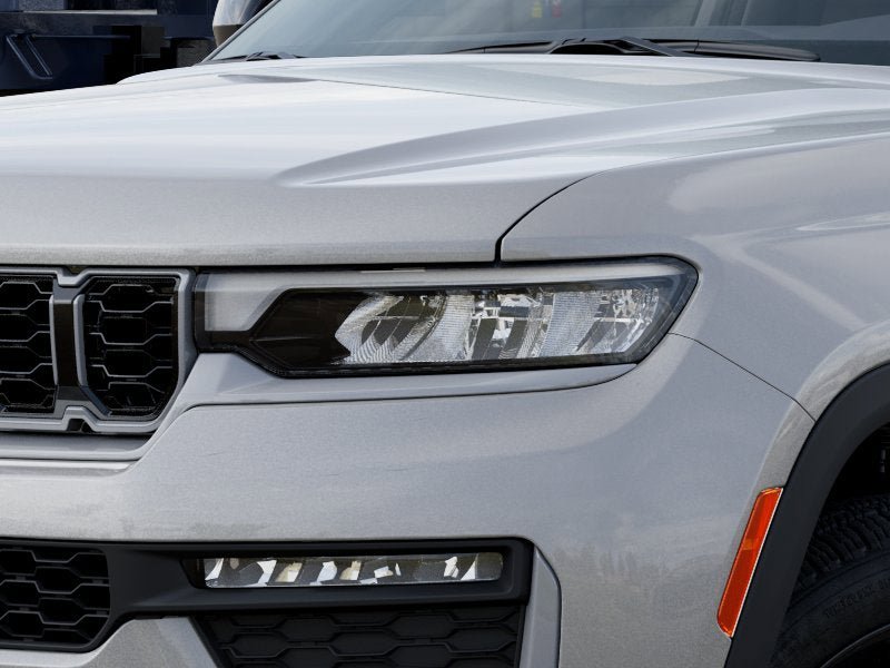 New 2026 Jeep Grand Cherokee L Limited RWD image 32
