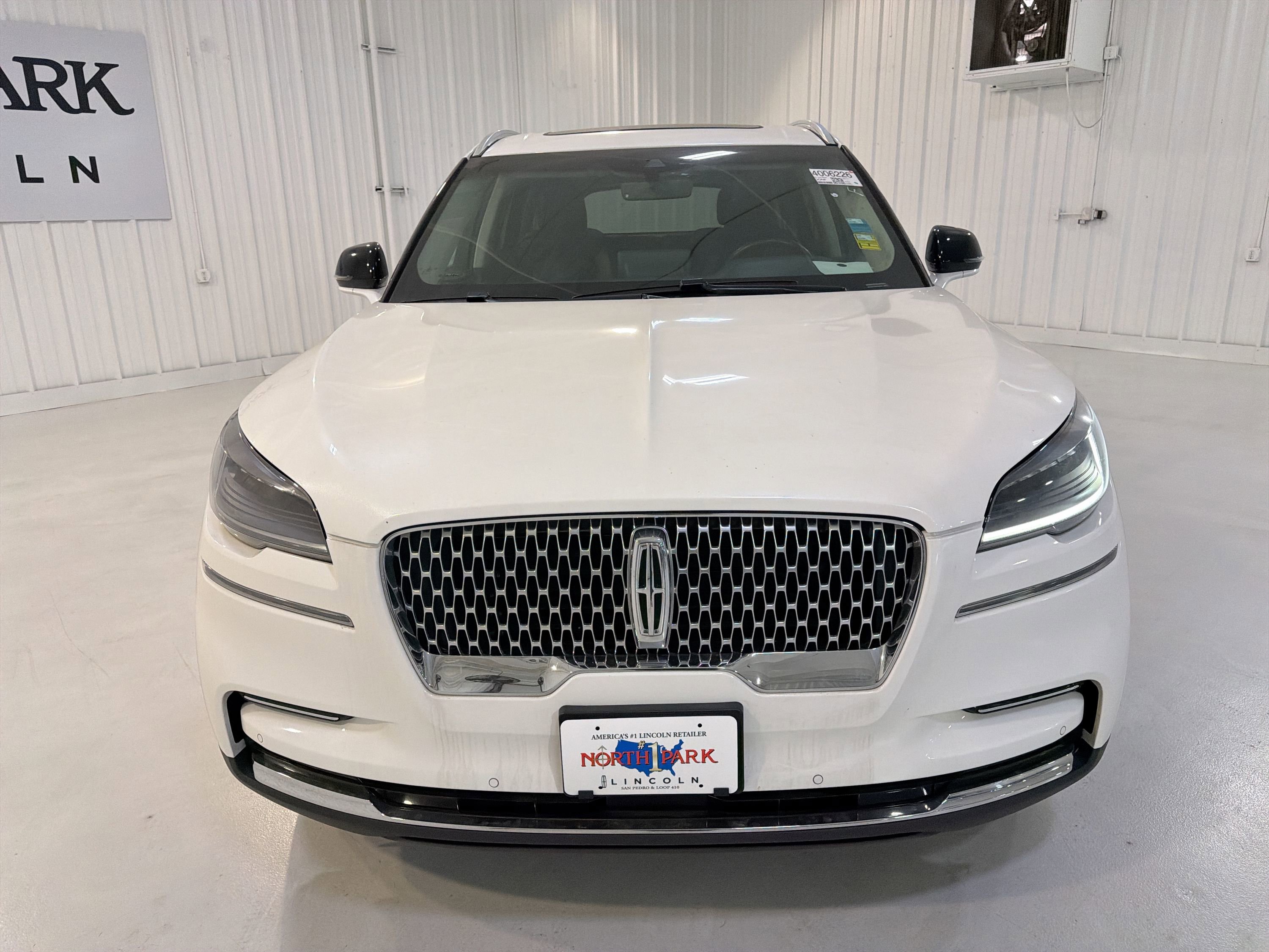 Used 2022 Lincoln Aviator AWD w/ Premium Package image 33