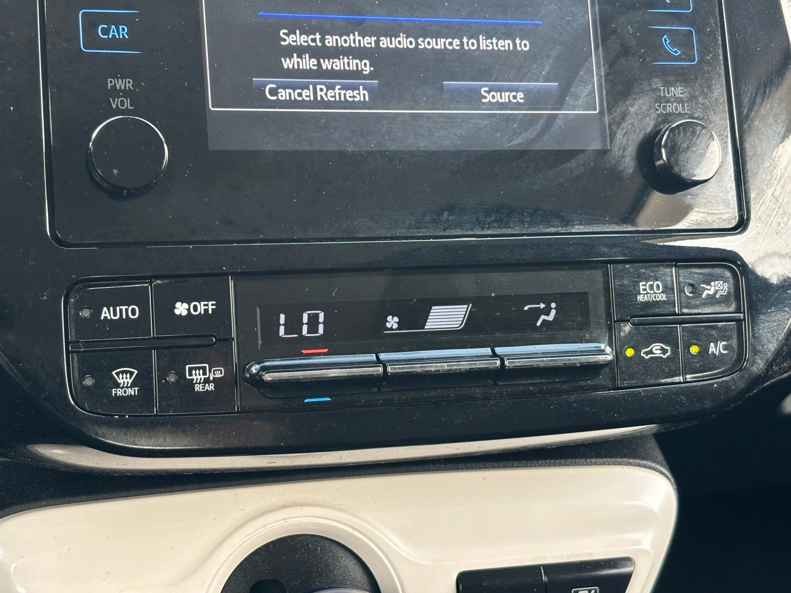 Used 2018 Toyota Prius Two image 7