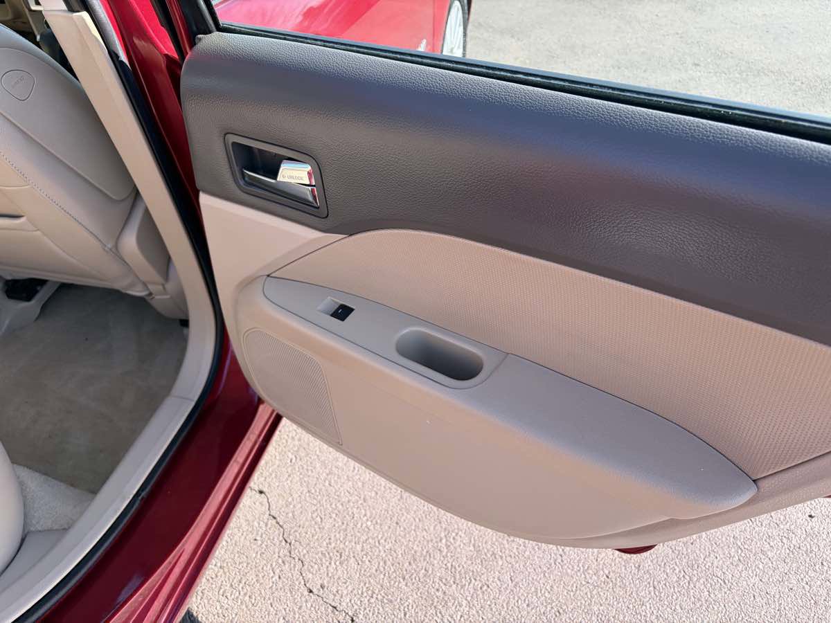 Used 2008 Mercury Milan Premier image 23