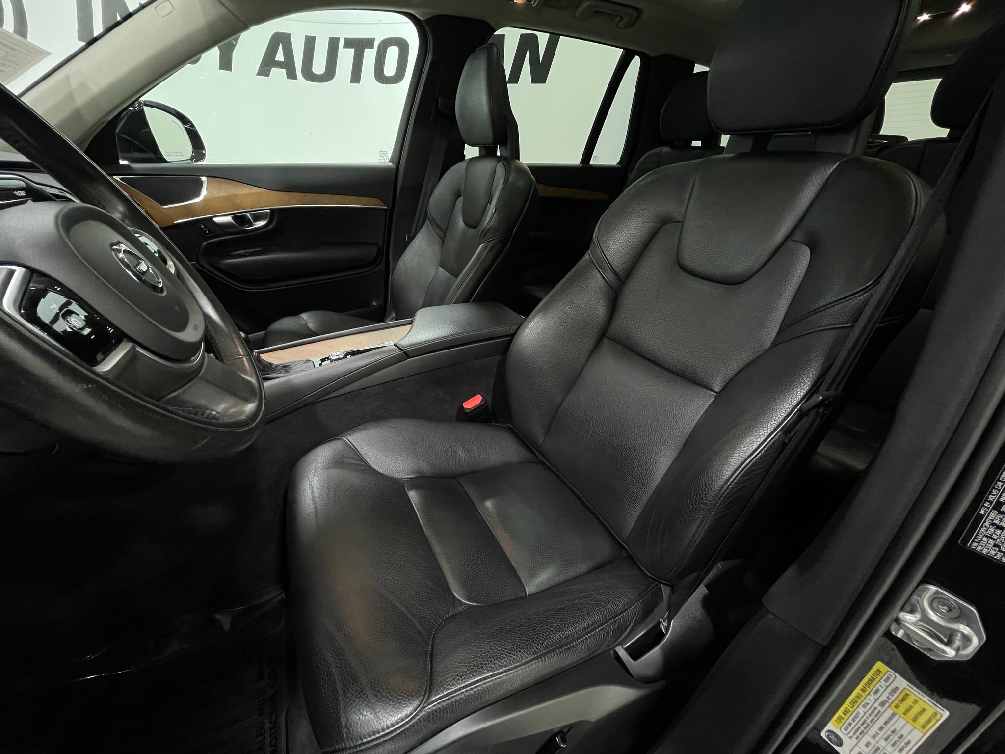 Used 2021 Volvo XC90 T6 Momentum w/ Advanced Package AWD/4WD image 14