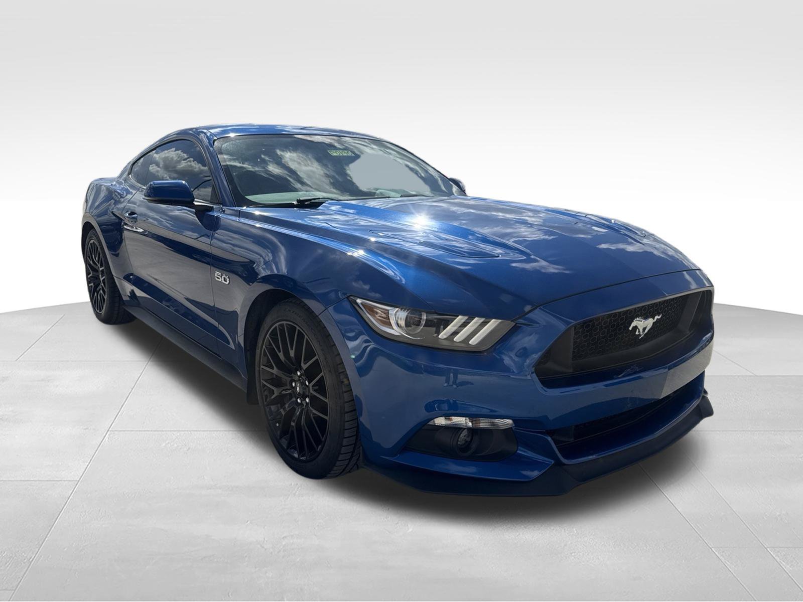 Used 2017 Ford Mustang GT Premium w/ GT Performance Package RWD image 3