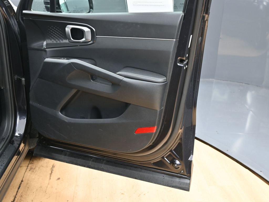 Used 2025 Kia Sorento S image 39