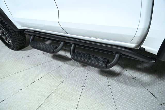 Used 2023 Chevrolet Colorado ZR2 w/ ZR2 Convenience Package III image 18