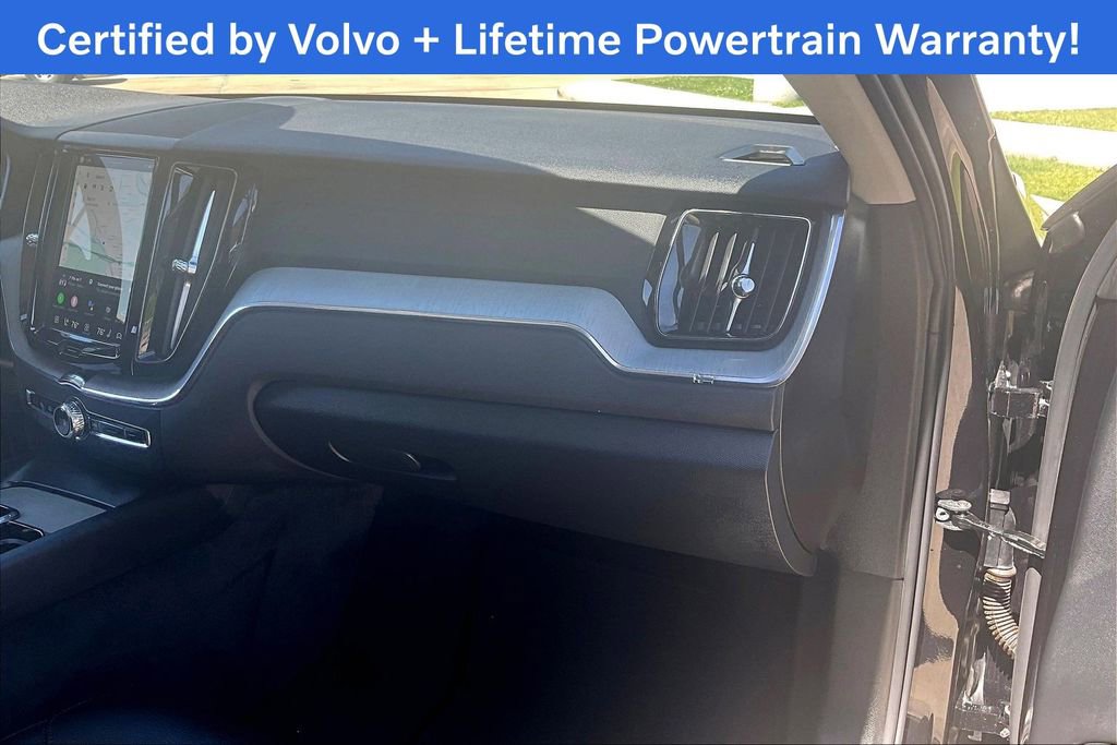 Used 2025 Volvo XC60 B5 Plus image 21