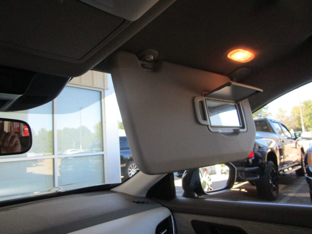 Used 2023 Nissan Rogue SV image 37