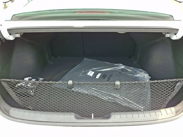 New 2026 Hyundai Elantra Limited FWD image 19