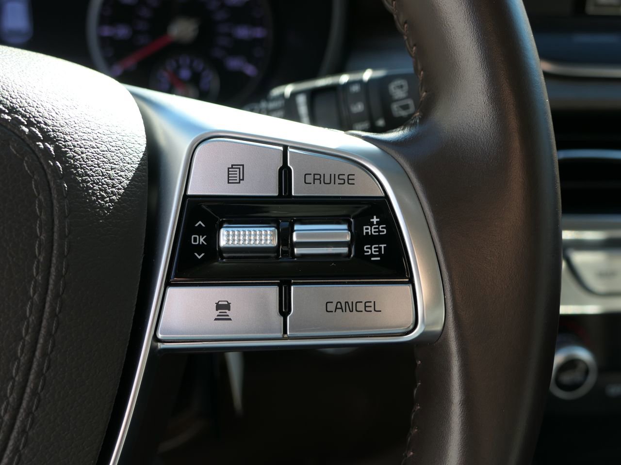 Used 2022 Kia Telluride SX w/ Towing Package image 15