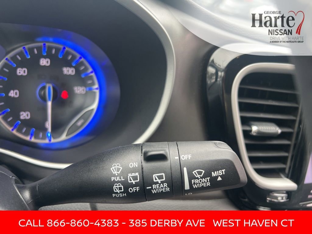 Used 2024 Chrysler Pacifica Touring-L image 48