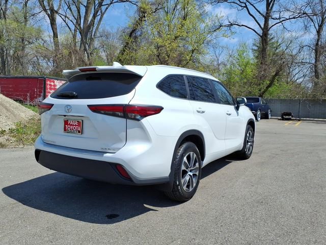 Used 2023 Toyota Highlander XLE AWD/4WD image 8