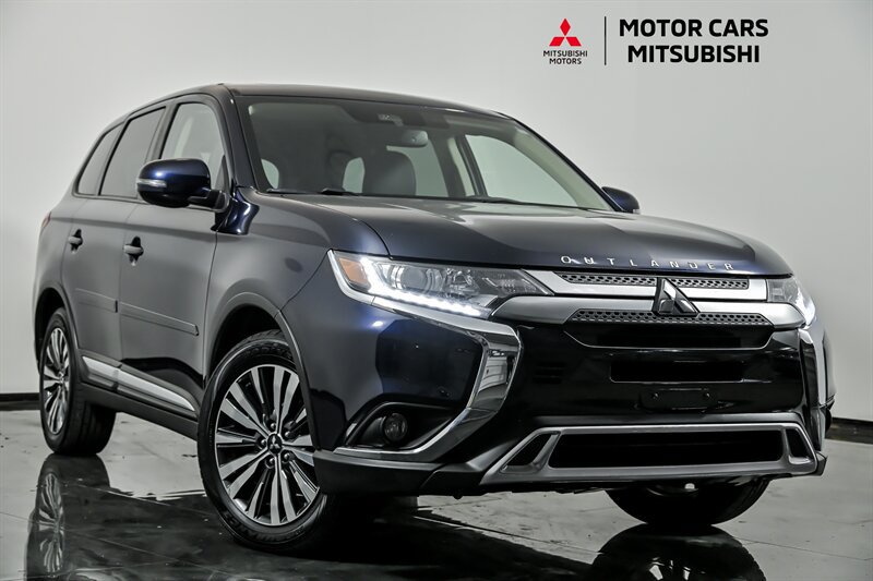 Used 2020 Mitsubishi Outlander SE FWD image 1