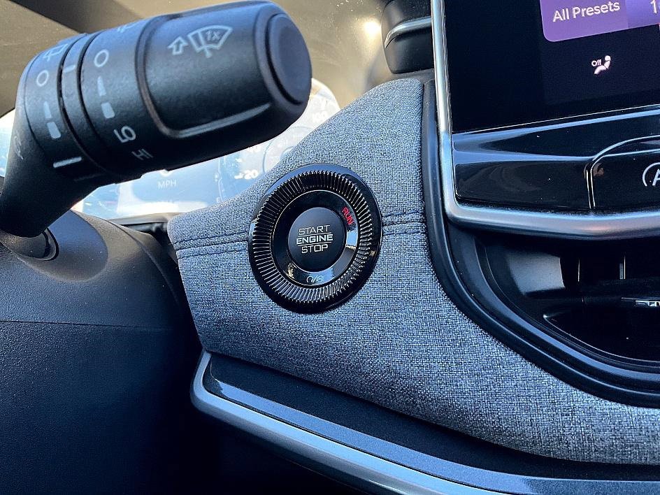 Used 2022 Jeep Compass Latitude image 17