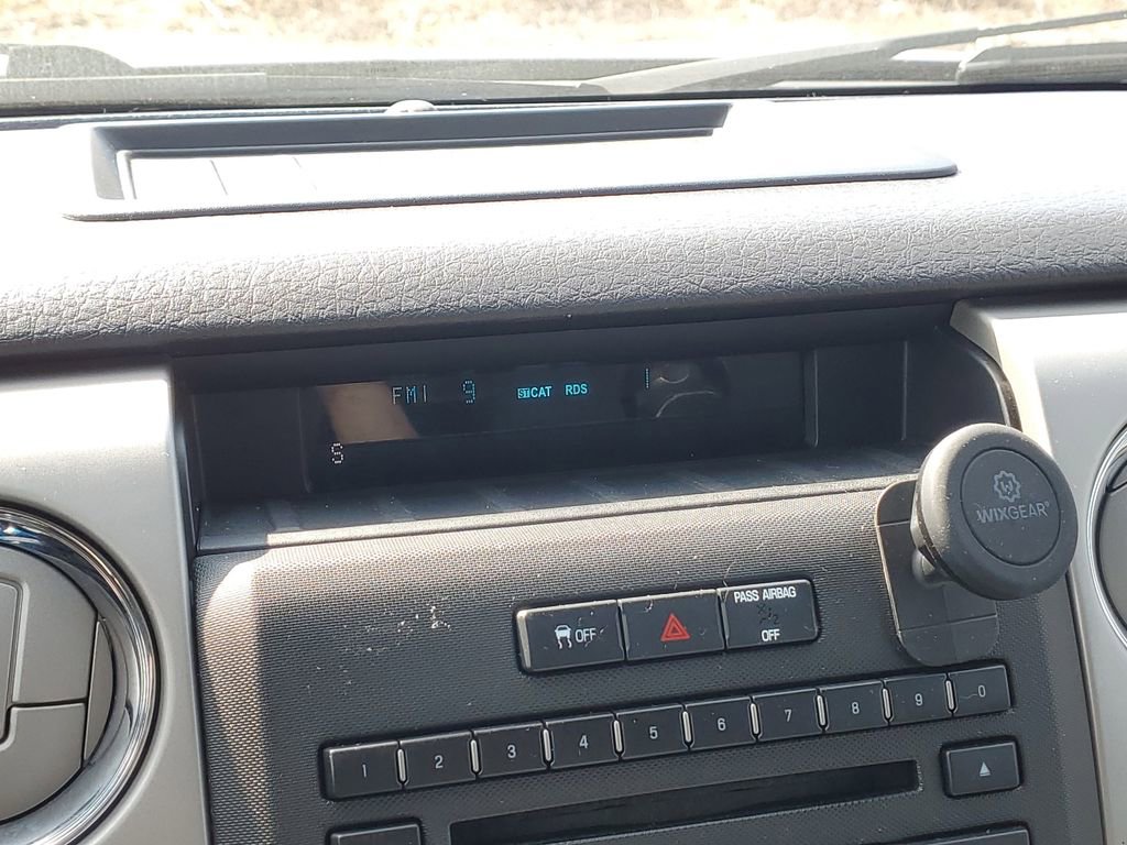 Used 2011 Ford F150 XLT w/ Max Trailer Tow Pkg image 4