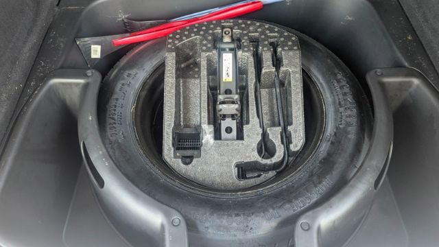 Used 2011 Jeep Grand Cherokee Limited image 14