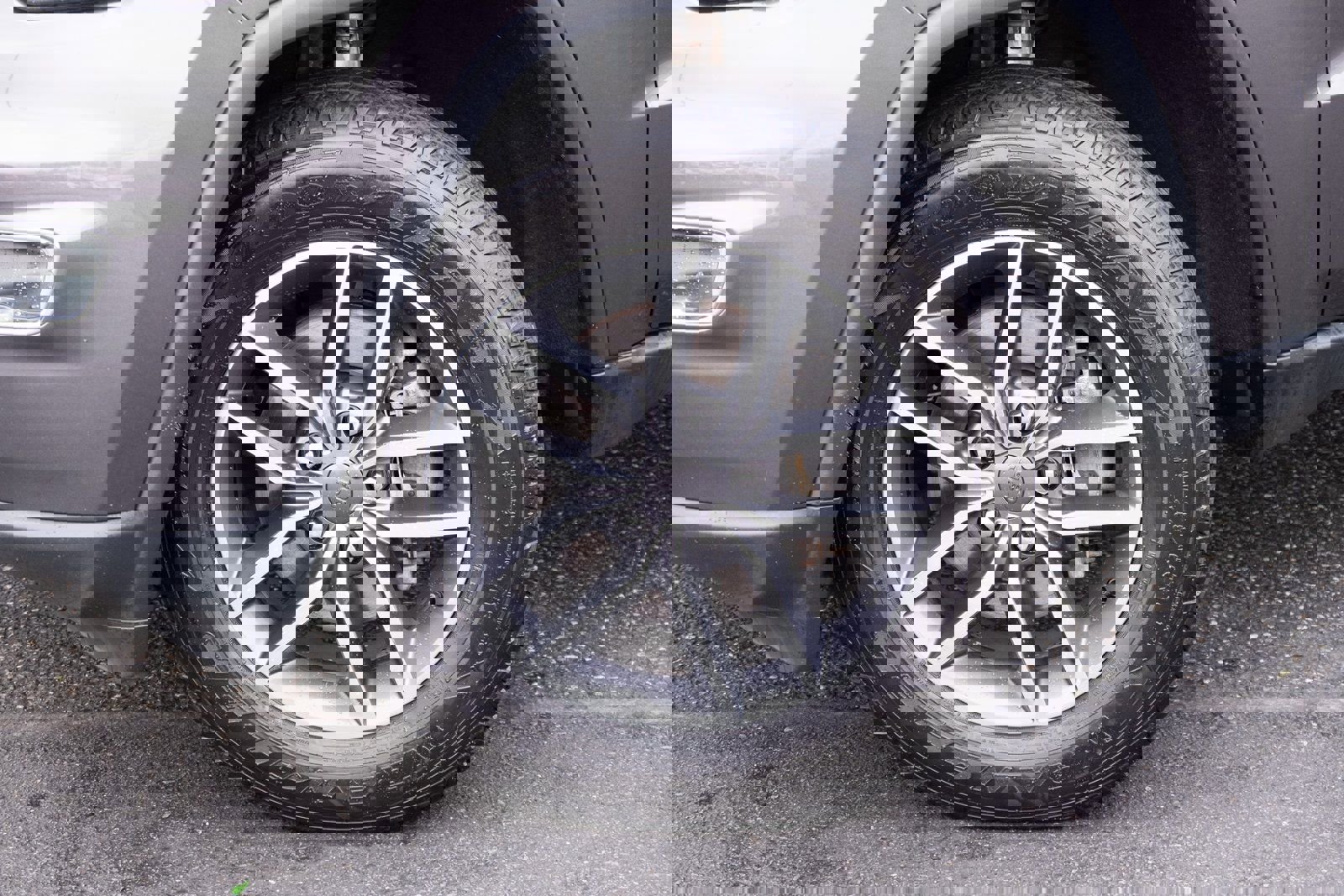 Used 2019 Jeep Grand Cherokee Limited w/ Luxury Group II image 25