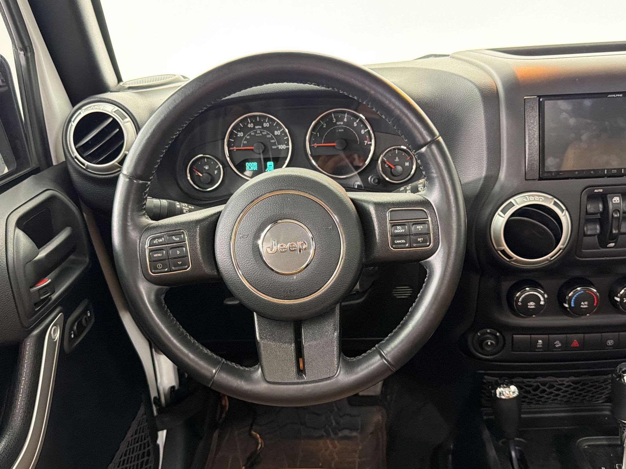 Used 2018 Jeep Wrangler Unlimited Rubicon w/ Connectivity Group AWD/4WD image 24