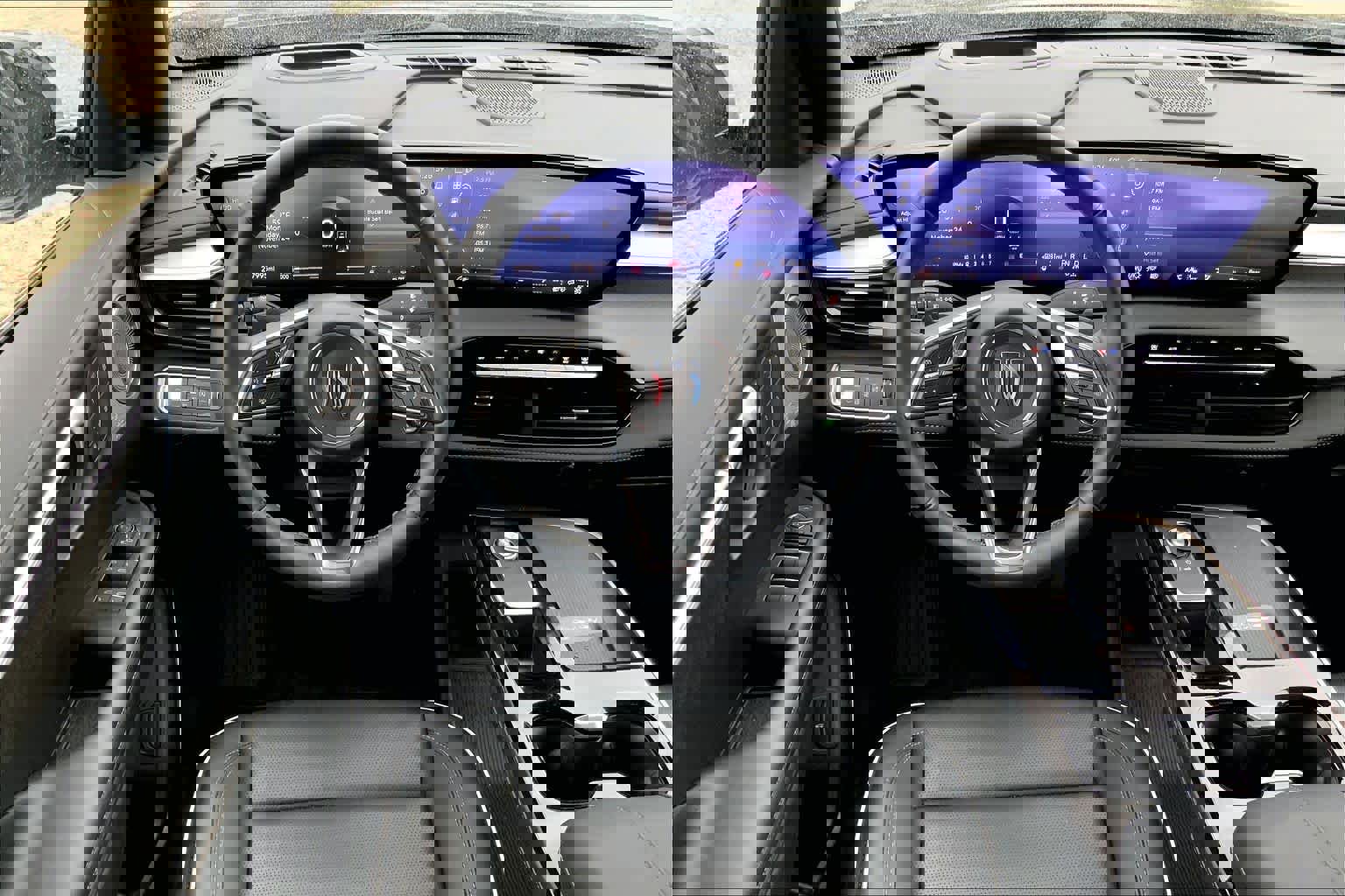 Certified 2025 Buick Enclave Avenir image 5