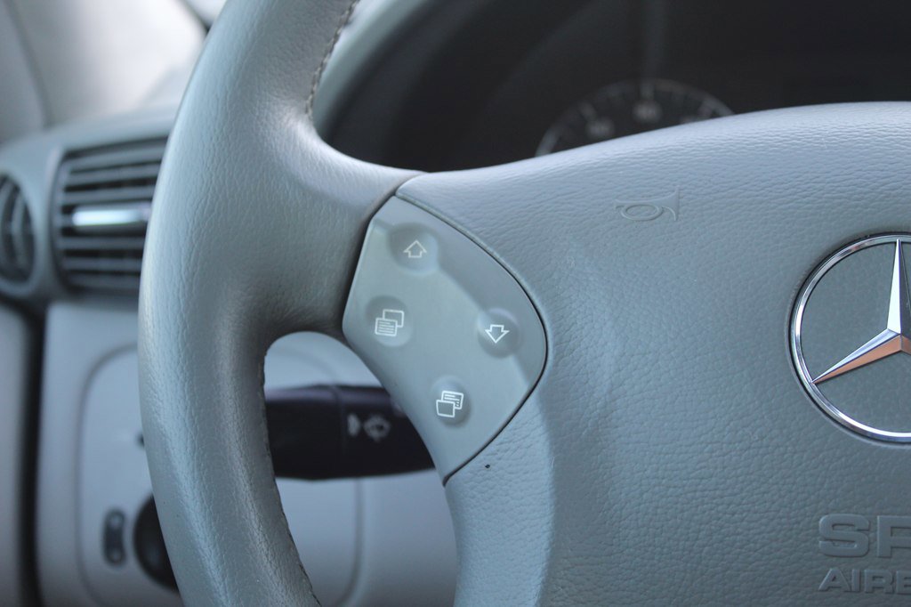 Used 2005 Mercedes-Benz C 320 Sedan image 13