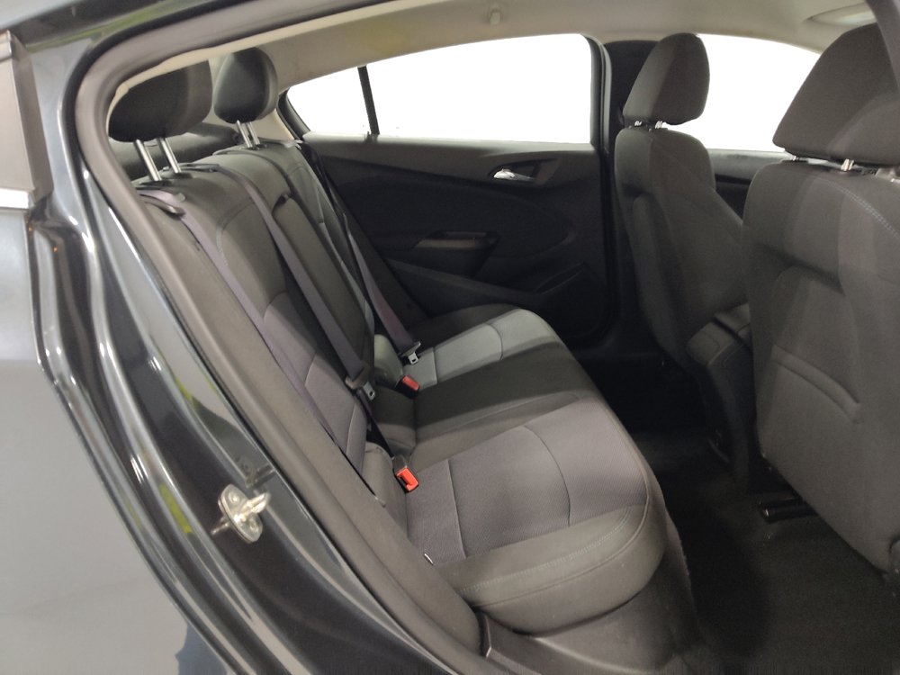 Used 2017 Chevrolet Cruze LT image 19