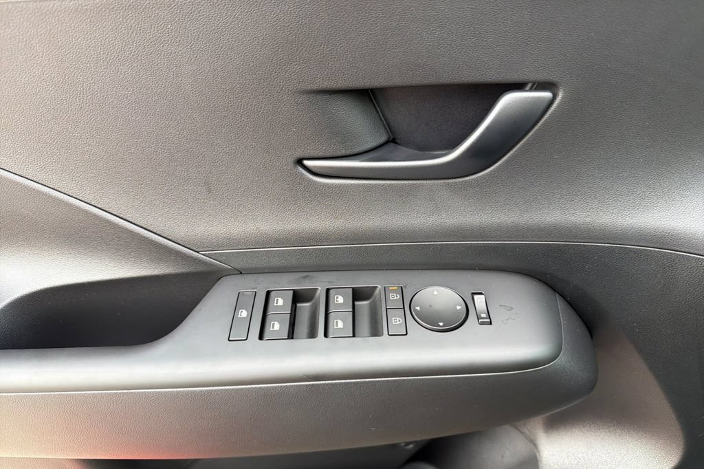 New 2026 Hyundai Kona SE AWD/4WD image 8