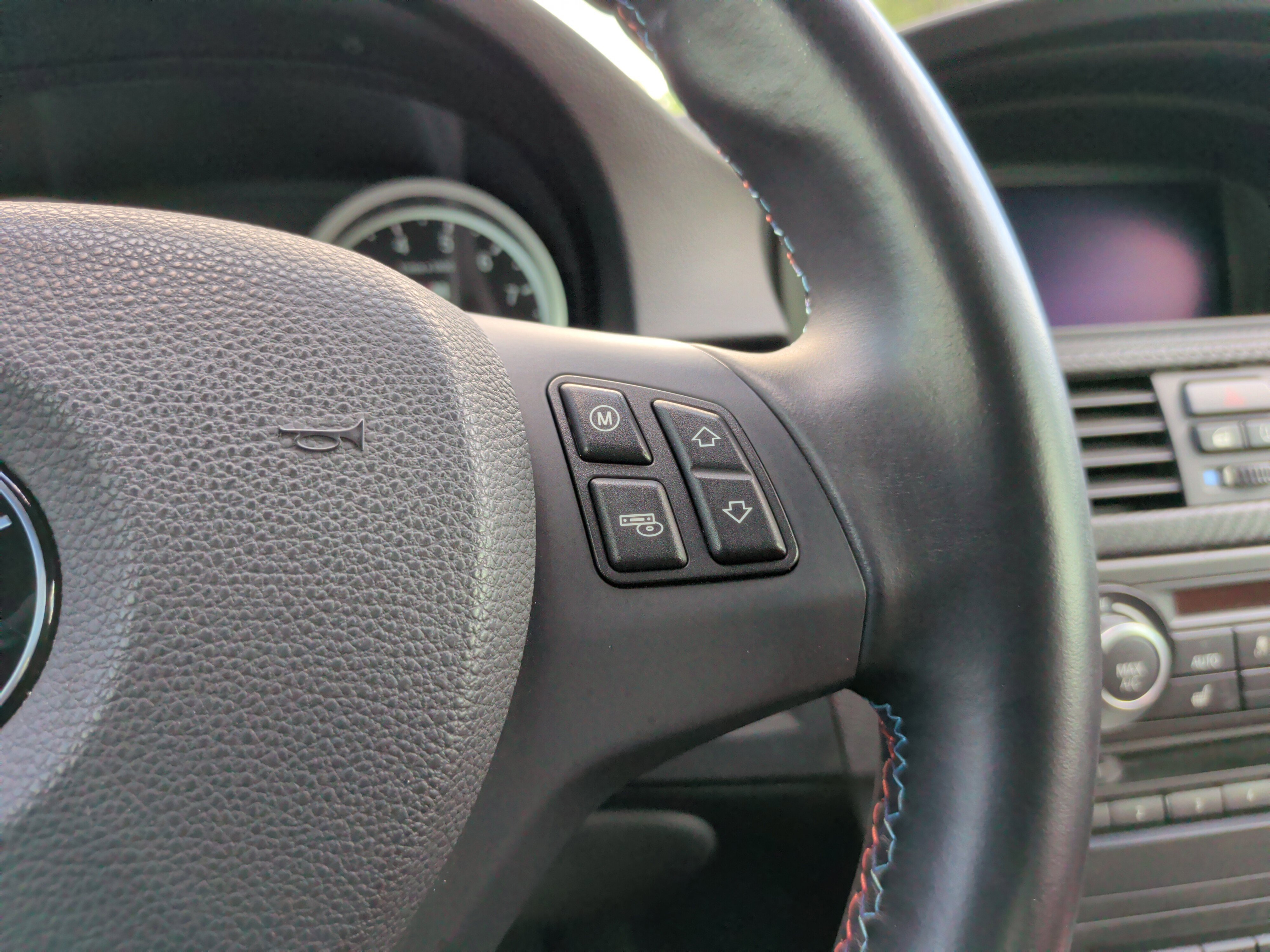 Used 2013 BMW M3 Convertible image 21