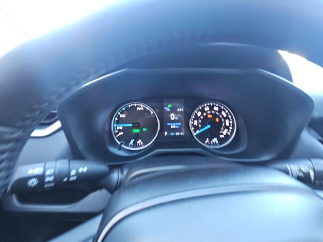 Used 2022 Toyota RAV4 XLE Premium image 15