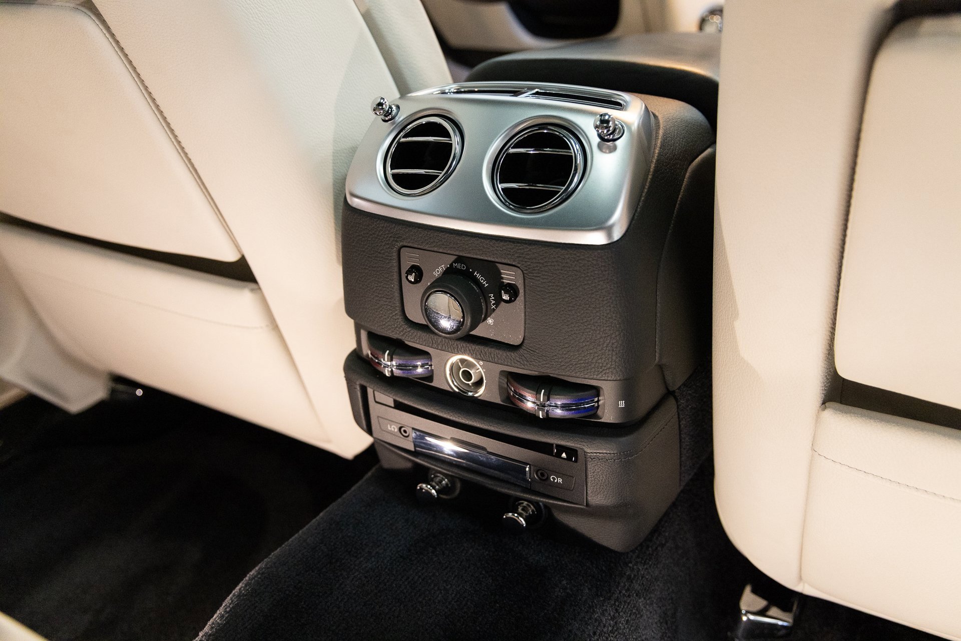 Used 2014 Rolls-Royce Ghost image 24