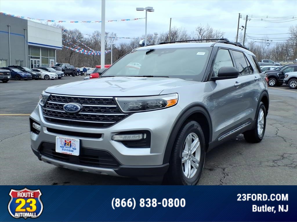 Used 2020 Ford Explorer XLT w/ Equipment Group 202A image 4