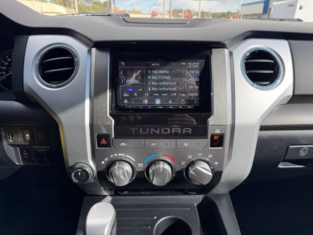 Used 2018 Toyota Tundra SR5 w/ SR5 Upgrade Package AWD/4WD image 19