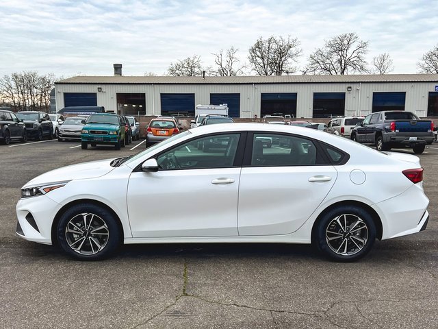 Used 2023 Kia Forte LXS w/ LXS Technology Package image 9