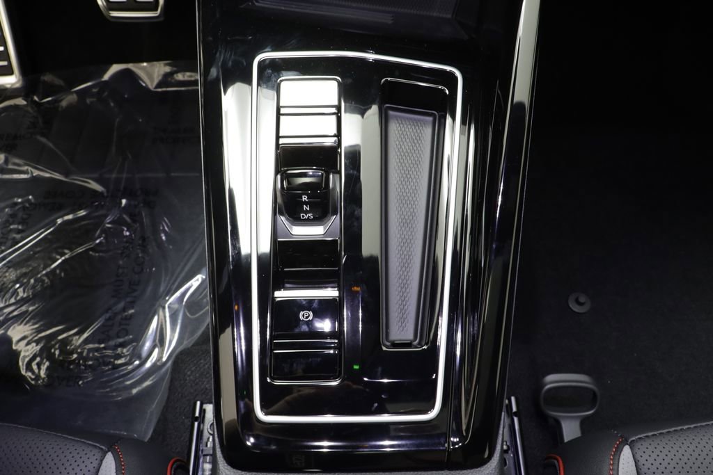 New 2026 Volkswagen GTI SE FWD image 13