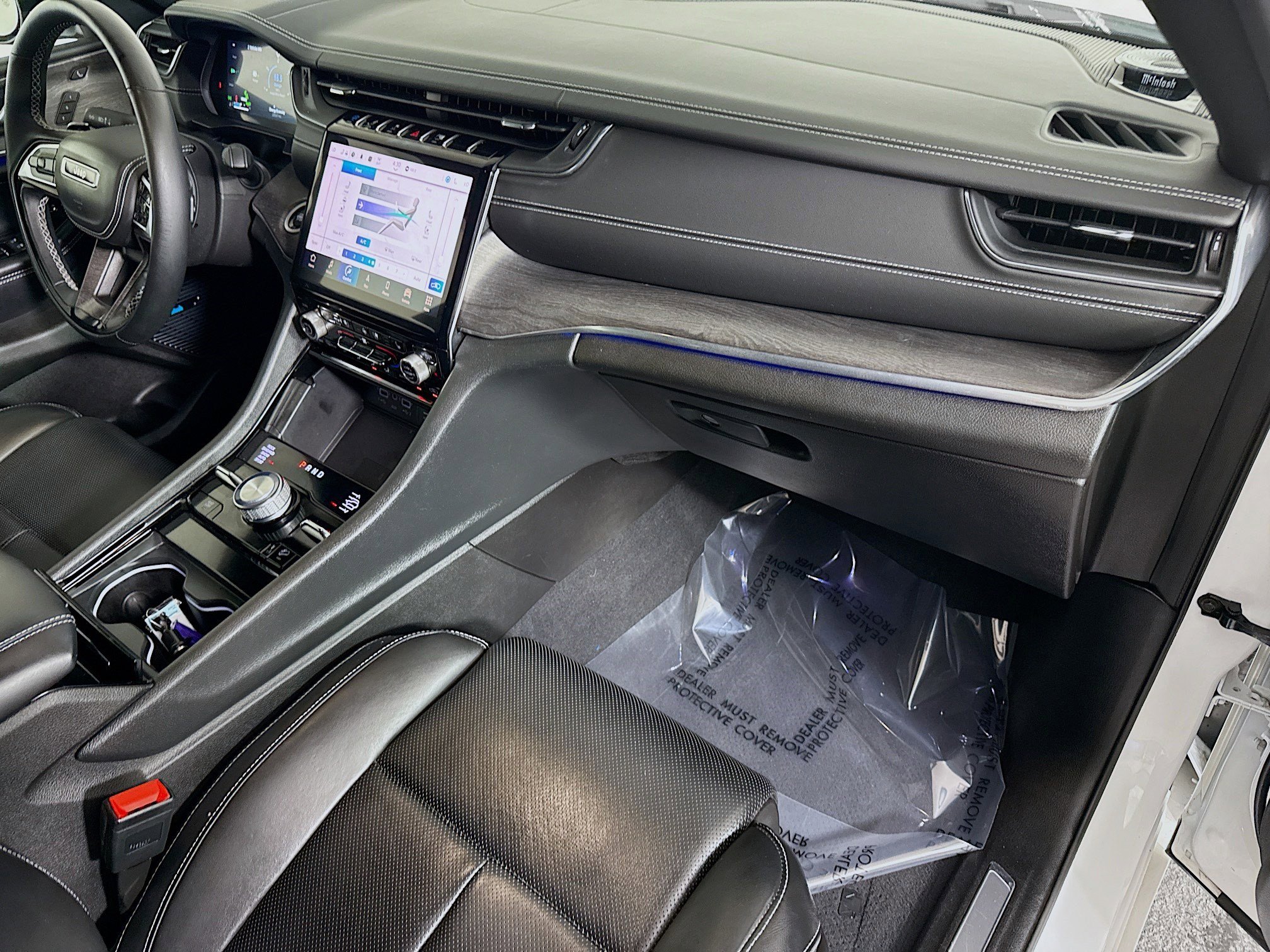 Used 2023 Jeep Grand Cherokee Overland w/ Advanced Protech Group III image 30