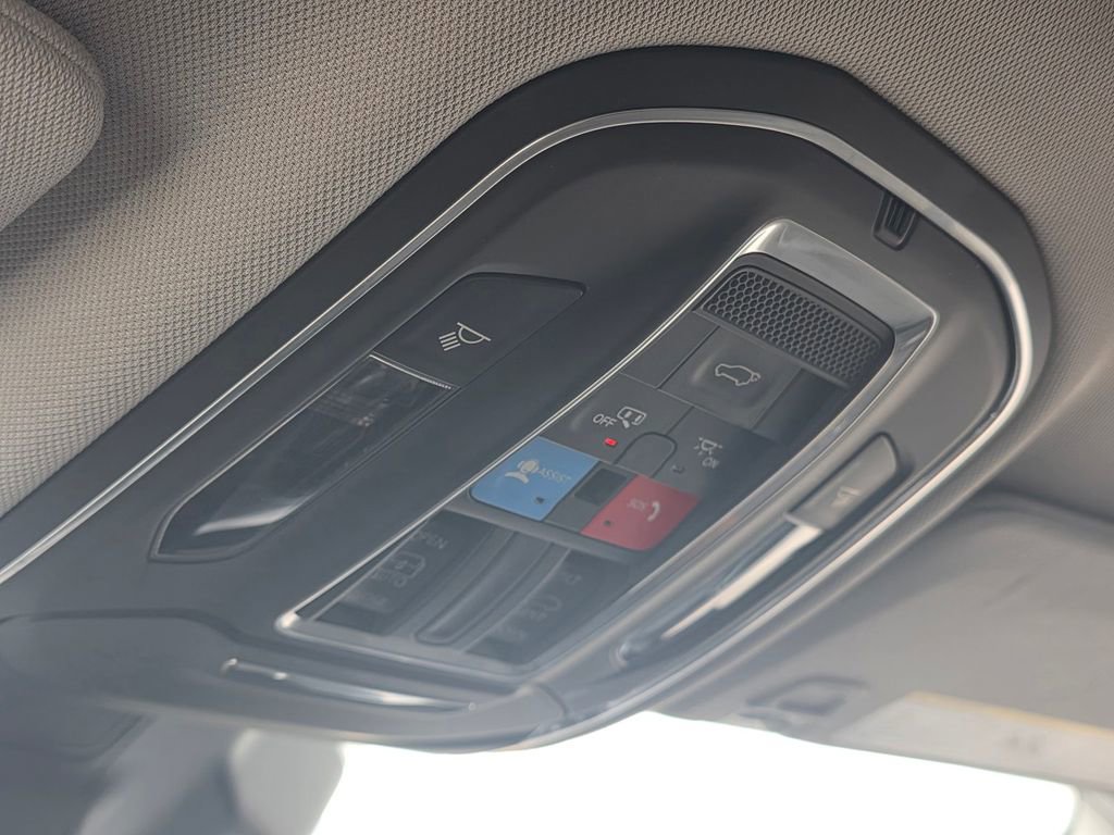 Used 2022 Jeep Grand Cherokee L Laredo w/ Luxury Tech Group I image 33