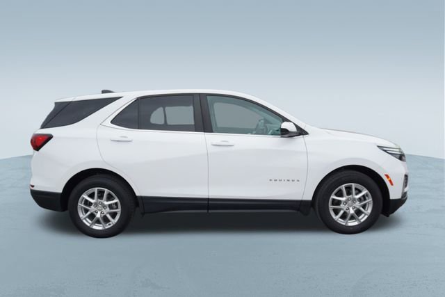 Used 2022 Chevrolet Equinox LT w/ Driver Convenience Package image 11